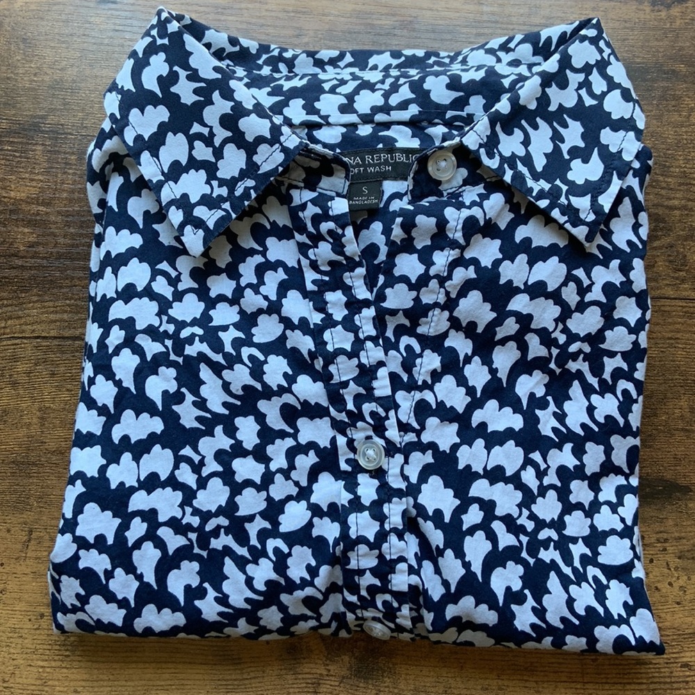 Banana Republic Soft Wash Navy/Cloud Print Button Down